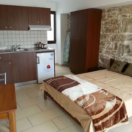 Vintage House Studio's Adults Only 2* Pitsidia